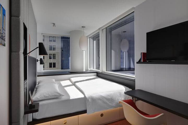 Room 9 of 43